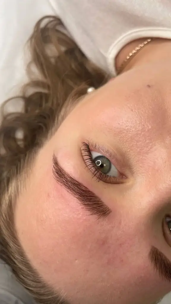 Оформление бровей